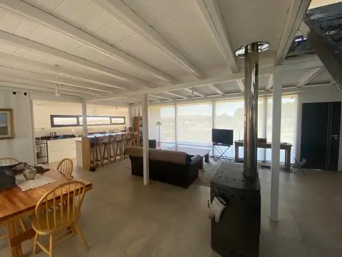 Casa 3 ambientes con 2 baños