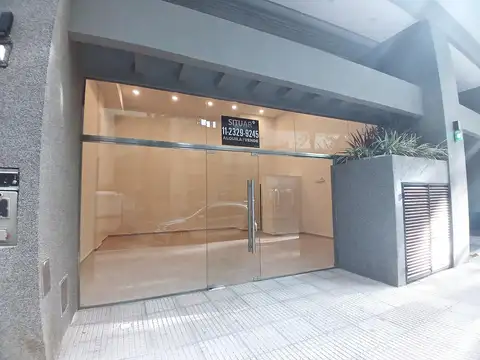 Amplio LOCAL a ESTRENAR con doble altura, toilette, cocheras en Monserrat APTO Todo Destino