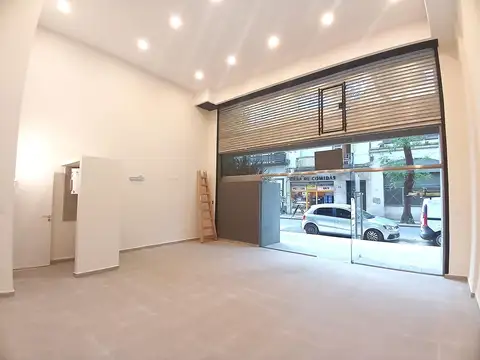 Espectacular LOCAL a Estrenar de Doble altura con Posibilidad de Entrepiso
