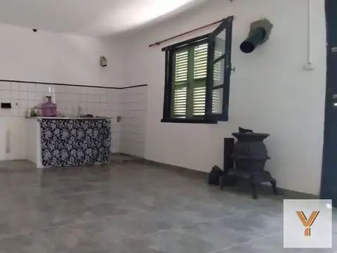 Casa 3 ambientes con 1 baño