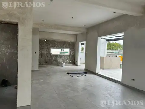 Casa 6 ambientes con 2 baños