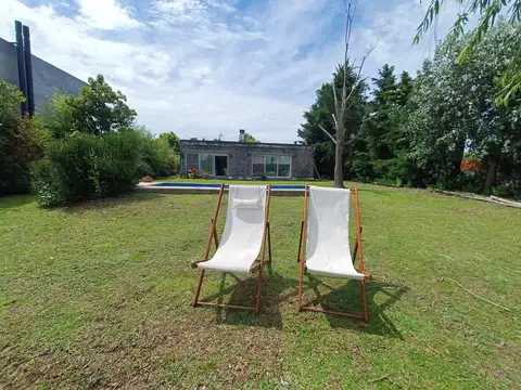 Casa en Venta con 2 cocheras
