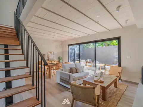 VENTA CASA 3 DORMITORIOS COCHERA CARRASCO NORTE