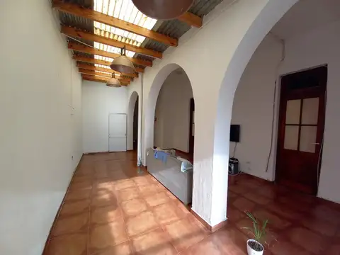 PH 4 ambientes. 3 Dormitorios - Galeria - Comedor - Cocina. 270 m2 totales. Exc. Ubicacion