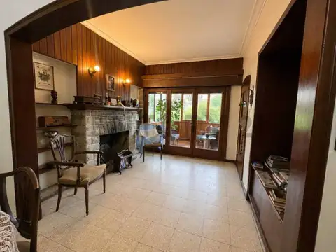 viamonte 2400, Piso 1