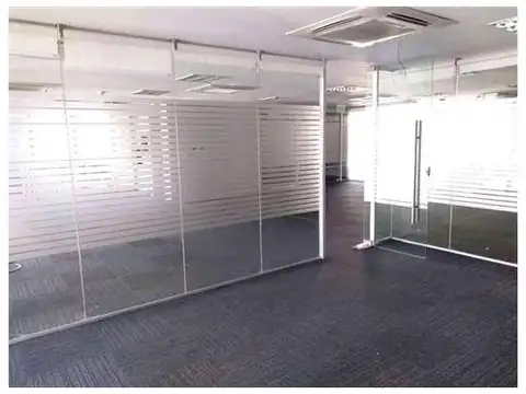 Oficina en Alquiler con 2 cocheras