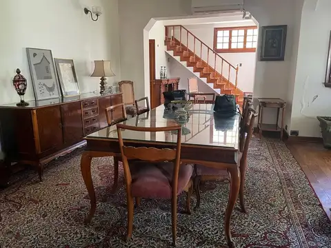 VENTA IMPORTANTE CASA DE ESTILO EN OLIVOS