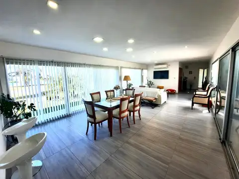 Casa en Alquiler en La Candida Club de Campo, USD 1.700