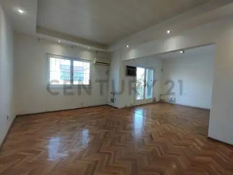 9 DEJULIO 2100, Piso 0