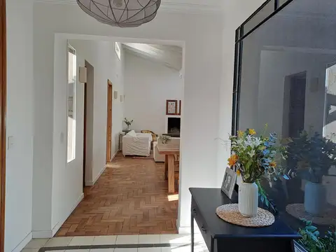 Casa en Alquiler Temporal con 2 cocheras