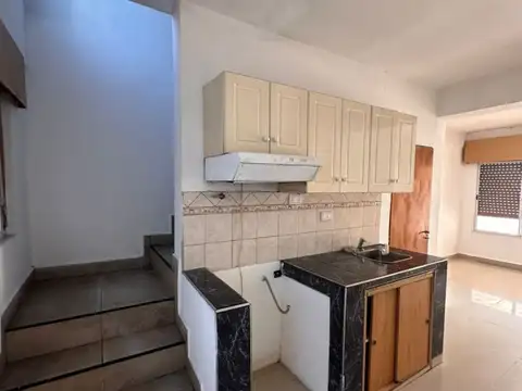 Casa en Alquiler en Gregorio de Laferrere, $ 750.000