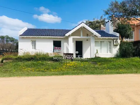 Venta casa 2 dormitorios balneario Buenos Aires.