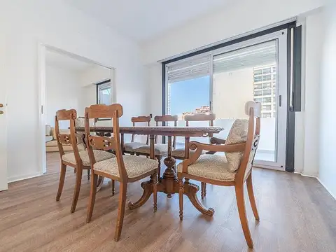 Venta Departamento de 3 ambientes Semipiso Al ftente Luminoso Reciclado Balcón Terraza Recoleta