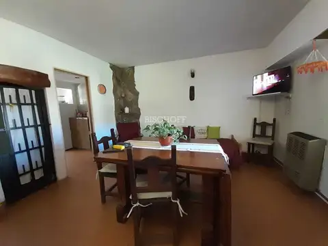 Casa 2 ambientes con 3 baños
