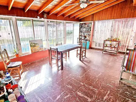 Chalet en venta con pileta en San Isidro-Barrio Carreras