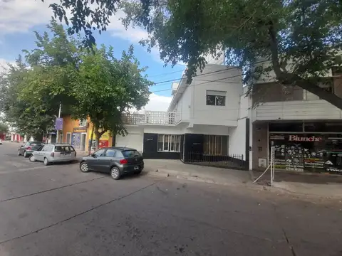 Depto Tipo Casa en Alquiler en Coronel Dorrego, $ 1.500.000