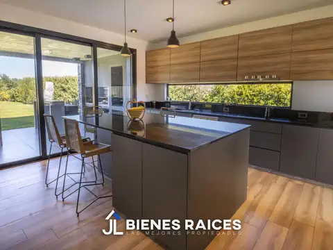 Casa en Venta en Countries y Barrios Cerrados en Campana, USD 297.000