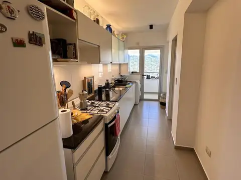 Departamento 6 ambientes con 2 baños