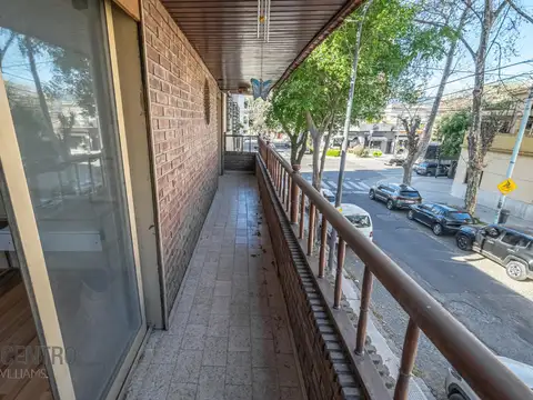 Casa 6 ambientes con 3 baños