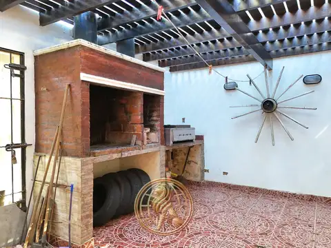 Casa 6 ambientes con 3 baños