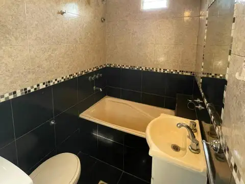 Casa 2 ambientes con 1 baño