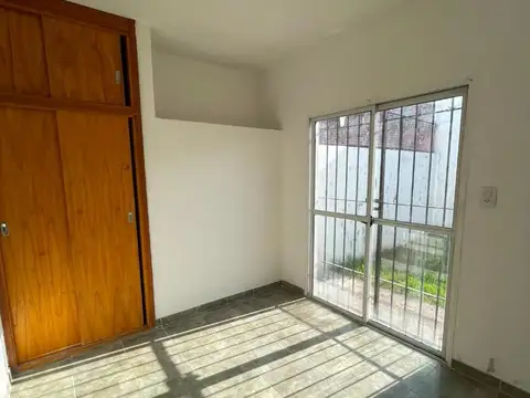 Casa en Alquiler con 1 cochera