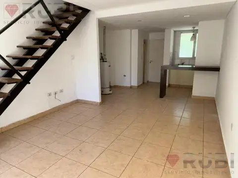 Depto Tipo Casa 3 ambientes con 1 baño