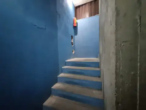 COCHERA EN VENTA CUBIERTA CENTRO DE LANUS ESTE