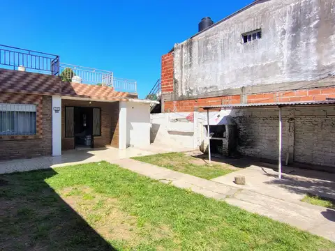 Casa 3 ambientes con 2 baños