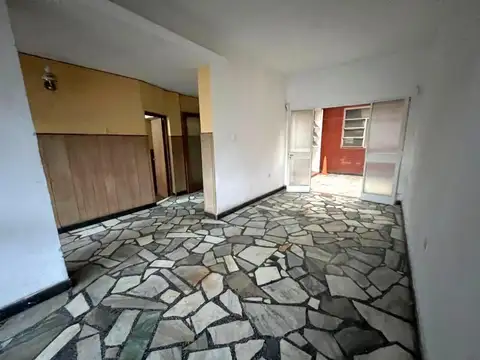 Casa 4 ambientes con 1 baño