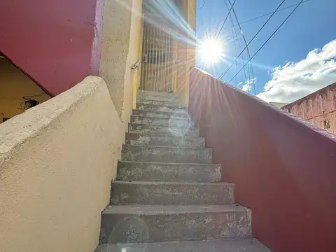 Depto Tipo Casa en Alquiler en Lomas del Mirador, $ 600.000