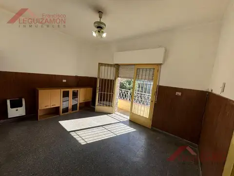Depto Tipo Casa en Alquiler 40 años
