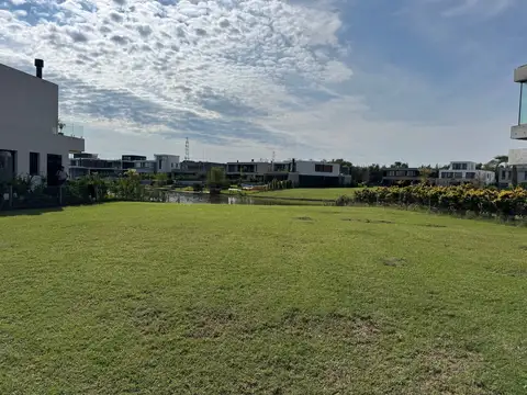 Terreno en Venta de 907,0 m2