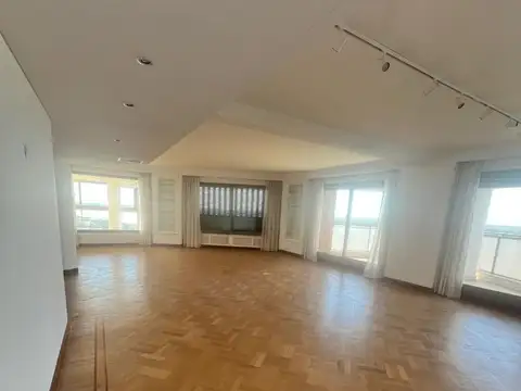 Departamento 5 ambientes con 4 baños