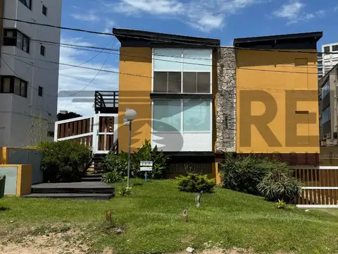 Departamento 2 ambientes en venta. Barrio norte,Villa Gesell a metros del mar.