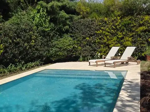 Casa 7 ambientes con 5 baños