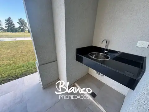 Casa en Venta en Pilar Golf Club, USD 439.000