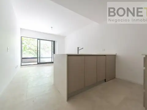 Departamento Monoambiente en primer piso a la calle - ventana doble vidrio - tranquilo y  luminoso