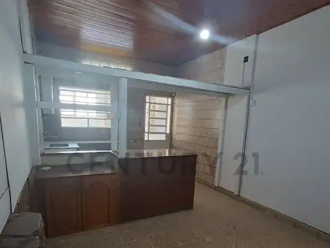 Casa 5 ambientes con 1 baño