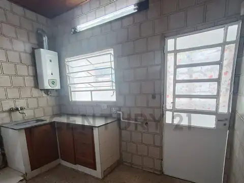 Primero de mayo 4000, Piso 0