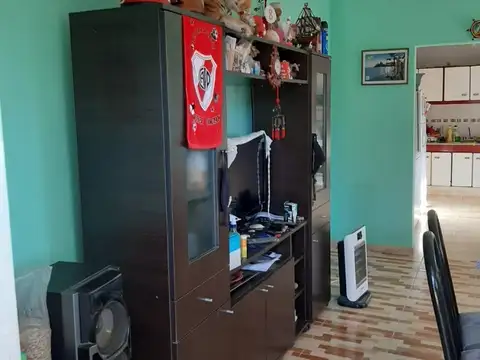 CASA EN VENTA EN FLORENCIO VARELA -Bº SARMIENTO