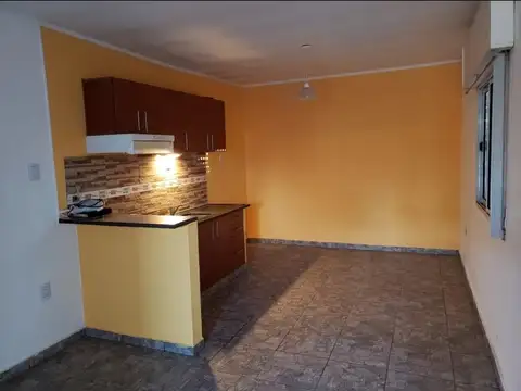 Depto Tipo Casa en Alquiler de 1 dormitorio
