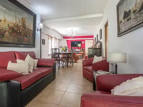 Los Eucaliptos  al 8600