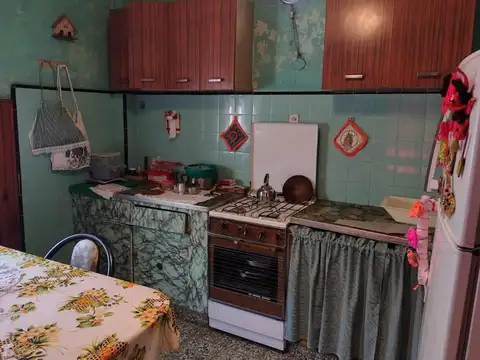 Casa 5 ambientes con 2 baños