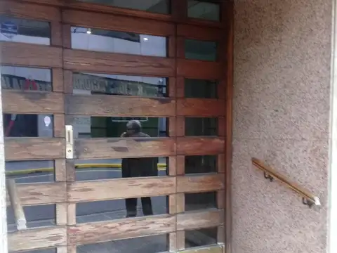 “Cómodo 2 ambientes en Balvanera, excelente estado”