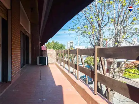 Galpon+Depto 4 amb en Venta Avellaneda con Parque