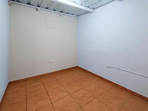 Casa 6 ambientes con 2 baños
