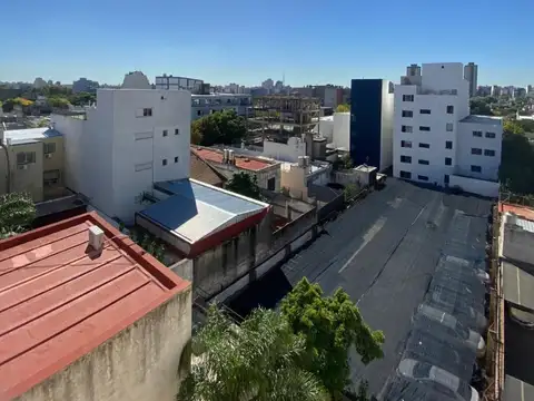 MONOAMBIENTE 36 MTS TOT,CTFTE C/ BALCÓN,MUY LUMINOSO,COC INDPTE C/ ESP. P/LAVARROPA Y BAÑO COMPLETO
