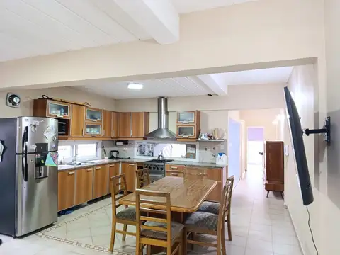 VENTA CASA 5 AMBIENTES EN VILLA UDAONDO ITUZAINGO