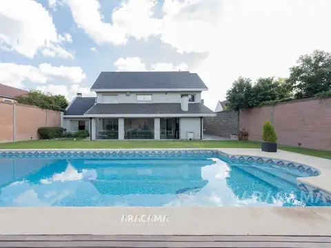Casa 7 ambientes con 3 baños